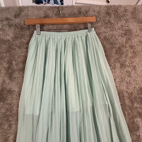 Victoria's Secret Mint Green Pleated Maxi Skirt 2 XS - Picture 5 of 12